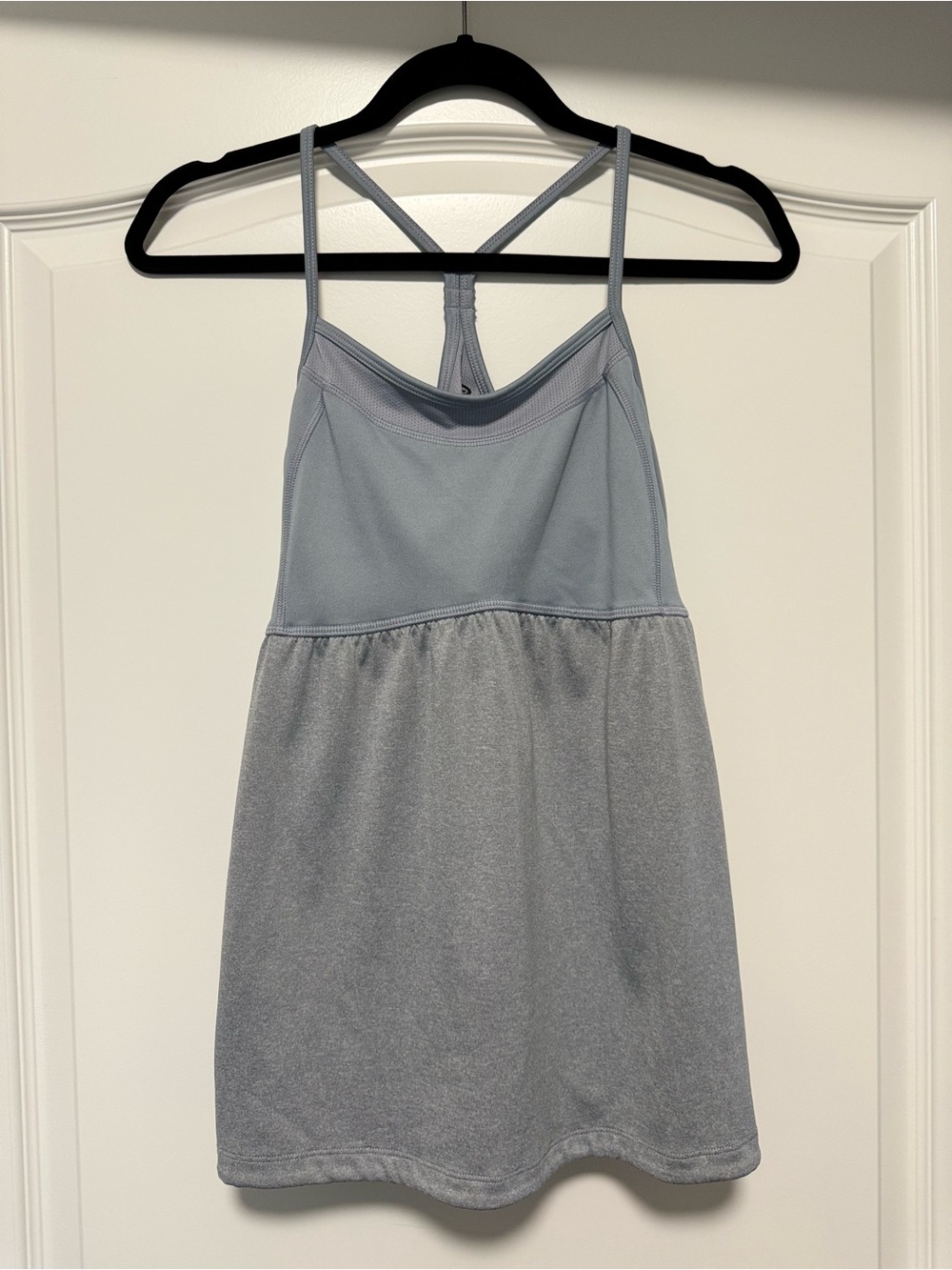 C9 by Champion Women’s M Medium Gray Racerback Athletic Tank Top Built In Bra